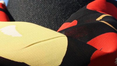Genähte Schals und Kleidung